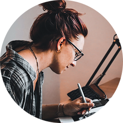 Portrait de l'illustratrice